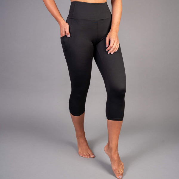 Women's Black Capri Leggings with Pockets from Bara Sportswear